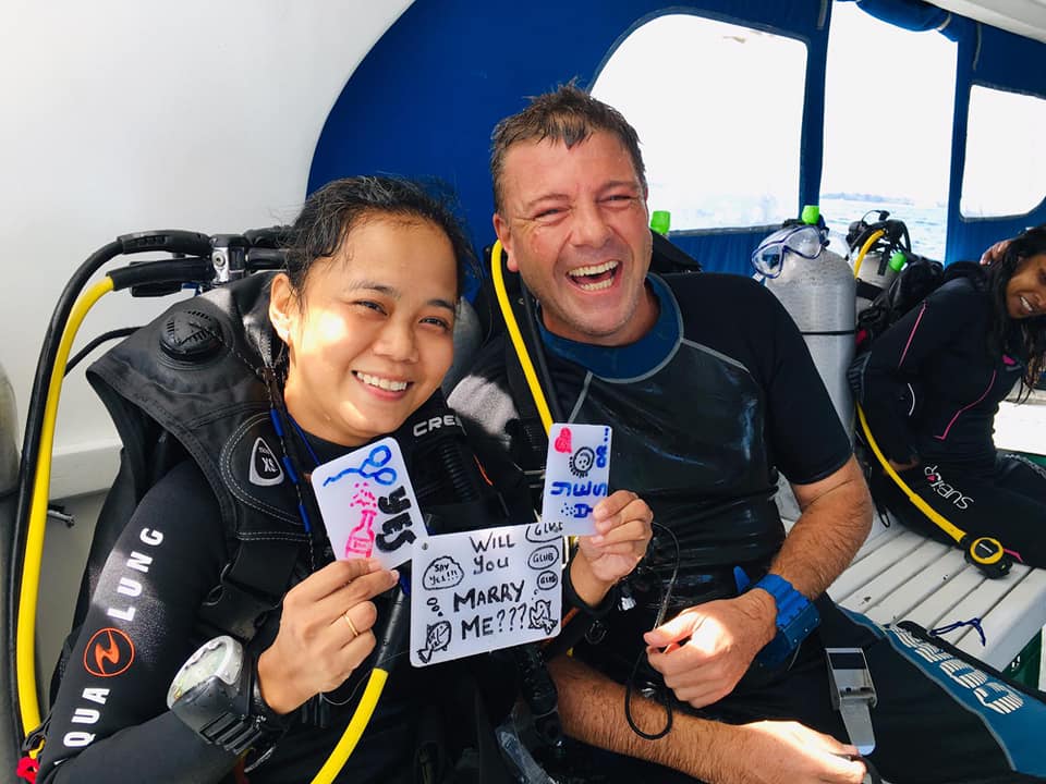 underwater marriage proposal