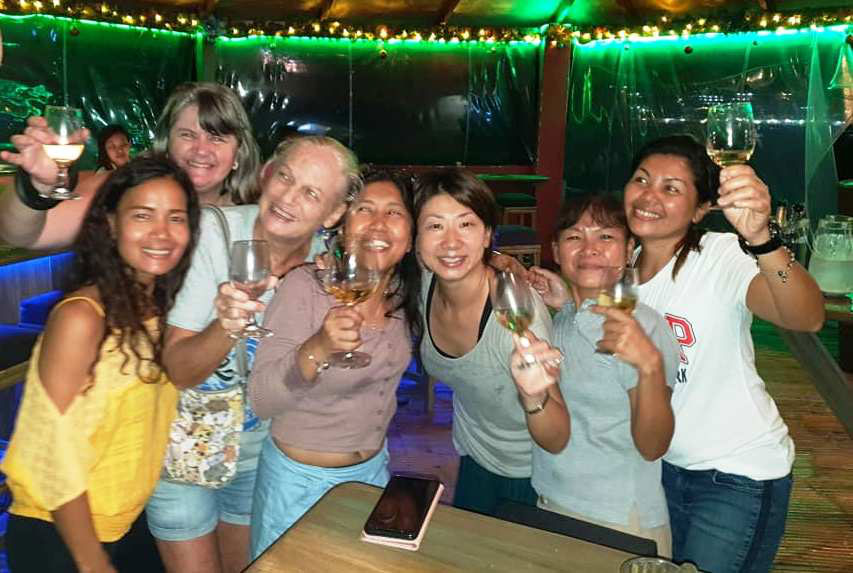 point bar sabang puerto galera