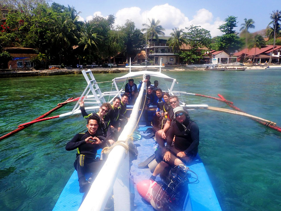 discover scuba diving group puerto galera asia divers