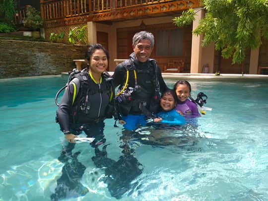 scuba diving lessons puerto galera philippines