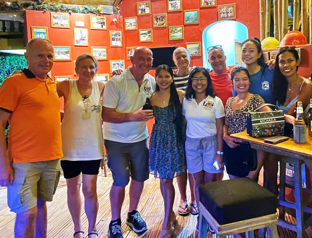 Point Bar - El Galleon Resort Point Bar - El Galleon Resort