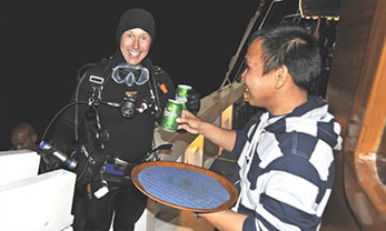 liveaboard diving