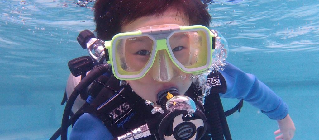 padi bubble maker course asia divers puerto galera