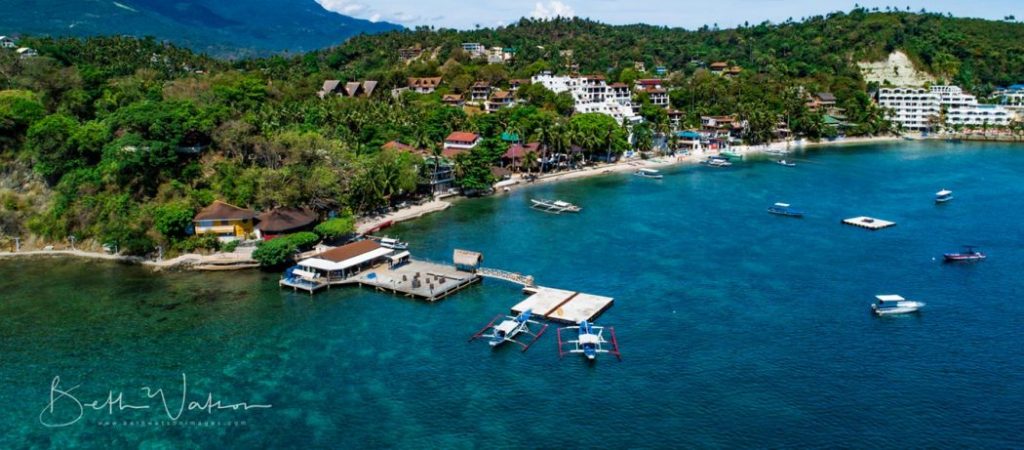 asia-divers-team-puerto-galera-1050x461